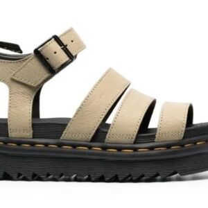 Dr. Martens Blaire Platform